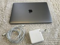 Apple MacBook Pro 13,3 M1 nästan oanvänd