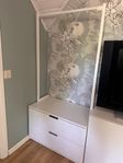 Nordli byrå med klädstång