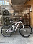 Canyon Nerve stl S/M heldämpad trail mtb