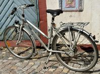 Damcykel 7 vxl, fotbroms