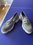 Oanvända Rieker loafers 