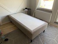 Jensen Royald säng 90cm