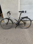 Trek 7100fx. Hybrid med 21 växla. Bra skick. Nyservad.