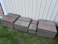 Stenplattor skänkes