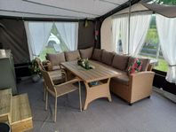 Loungegrupp med 2 stolar