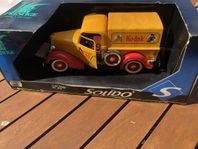 Ford v8 pickup med Kodak motiv