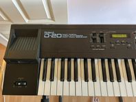 Roland D20 med original stativ och manualer