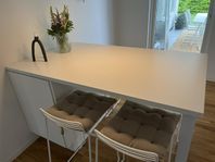 Köksö med skåp, luckor & bänkskiva – Härjedalskök/LG