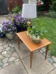 Avlastningsbord/soffbord i teak