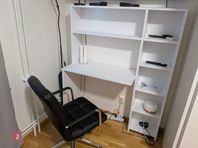 Skrivbord + kontorstolar