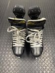 Bauer Supreme 2S PRO med Titanium skenor