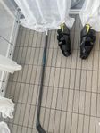 CCM Vizion hockeyklubba och Bauer Supreme Mach Benskydd