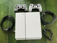 Playstation 4 + 2 Kontroller + Kablar