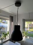 Mörkgrå lampa IKEA