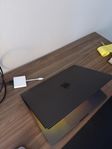 MacBook Pro M4 16GB ram 500GB storage