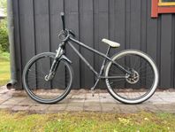 NS Bikes Metropolis 24” – dirt/pumptrack cykel