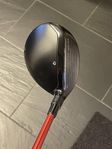 TaylorMade Stealth plus (vänster)