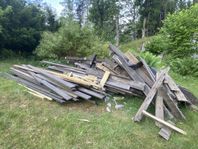 Gratis virke från  veranda för upphämtning 
