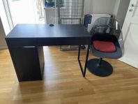 Desk and chair in very good condition