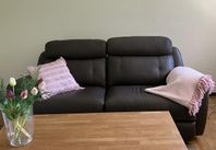 Reclinersoffa 2-sits (bredd som en 3-sits)