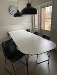 köksbord med stolar