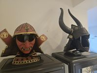 samurai hjälmar och katana