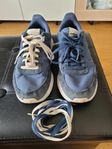 Skor adidas, stl 39 och 1/3