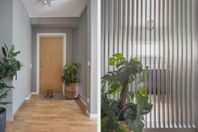 Spaljé/byggmaterial i grått