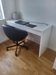 skrivbord och stol