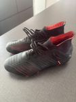 Adidas Fotbollsskor