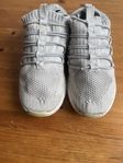 Grå Sneakers, storlek 37