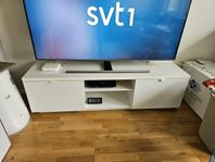Tv-bänk