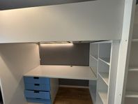 två Höjsäng med skrivbord och förvaring !