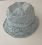 Härlig hatt i denim från Yupoong