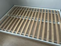sängtomme Ikea VEVELSTAD 140x200