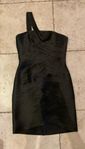Bcbgmaxazria svart klänning, amerikansk storlek 06 (XS)