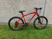 Specialized Hardrock  26 tum, 24 växlar Nyservad!