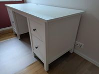Skrivbord Henmnes