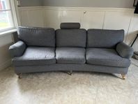 Soffa och bord. Bortskänkes