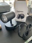 vägglampa med LED och strömbrytare på lampans fot