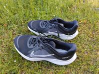 Löpskor Nike Quest