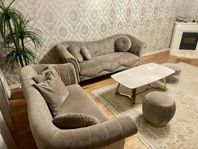 Soffgrupp i sammet – elegant och i mycket fint ski