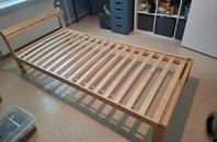 Bed / Säng - Ikea Neiden 90x200