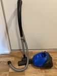 Dammsugare-Bosch 1700W + 3 Dammsugarpåse
