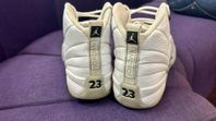 Air Jordan 12 Retro White Grey Strl 42,5