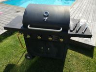 Gasolgrill med fyra brännare