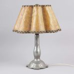 BORDSLAMPA, Jugend, tidigt 1900-tal, tenn, dekorn av flora