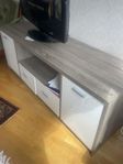 Tv bänk