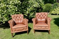 Chesterfield liknande skinnfåtöljer 