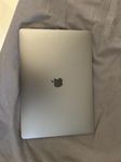 MacBook Pro 15” i9 / 32GB / 4TB SSD / Radeon Vega 20